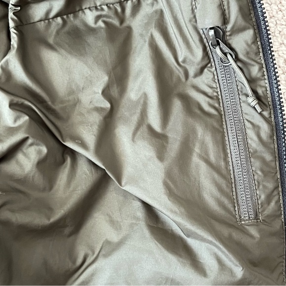 The North Face Nuptse 700 Down Stowaway Puffer Vest - Picture 7 of 16